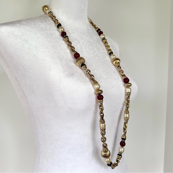 Vintage Ciner Poured Glass and Faux Pearl Necklace - Picture 5 of 15